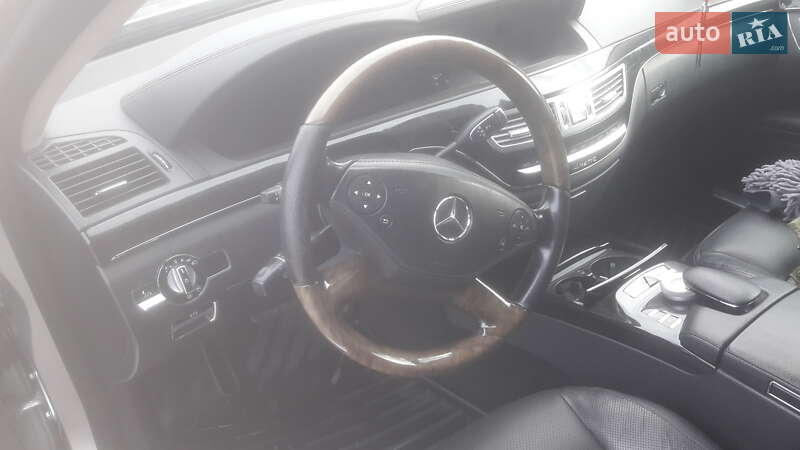 Седан Mercedes-Benz S-Class 2010 в Черновцах