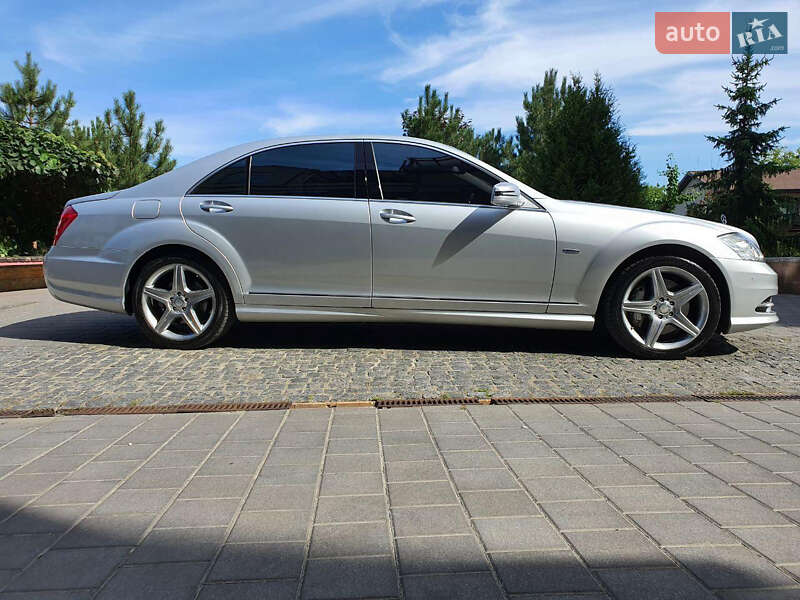 Седан Mercedes-Benz S-Class 2012 в Дніпрі