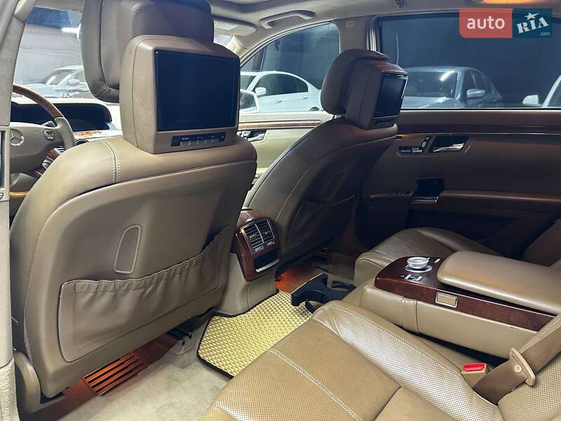 Седан Mercedes-Benz S-Class 2006 в Черновцах