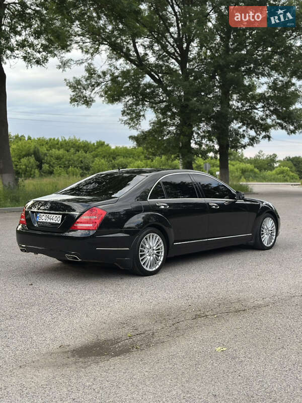 Седан Mercedes-Benz S-Class 2006 в Черновцах