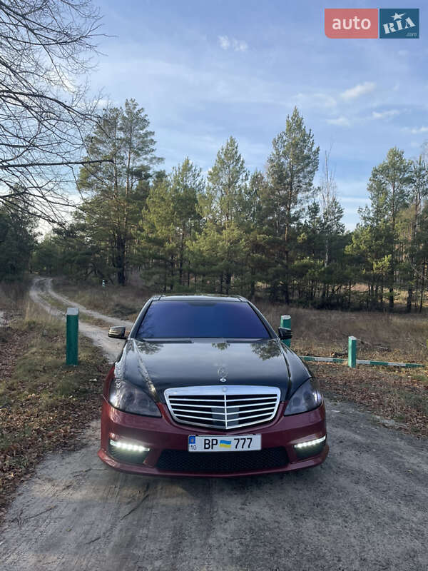 Седан Mercedes-Benz S-Class 2005 в Іванкові