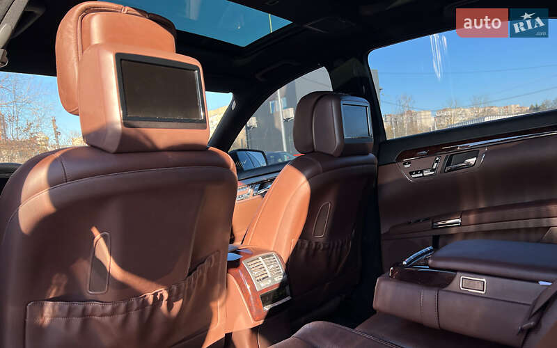 Седан Mercedes-Benz S-Class 2010 в Львове