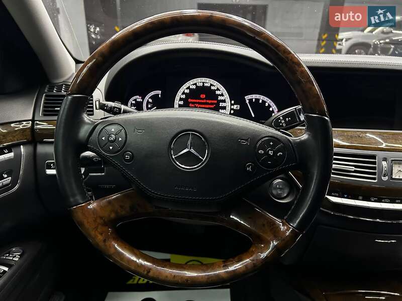 Седан Mercedes-Benz S-Class 2013 в Чернівцях