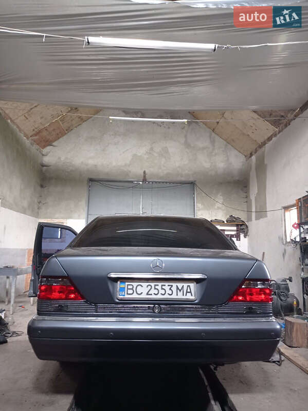 Mercedes-Benz S-Class 1995