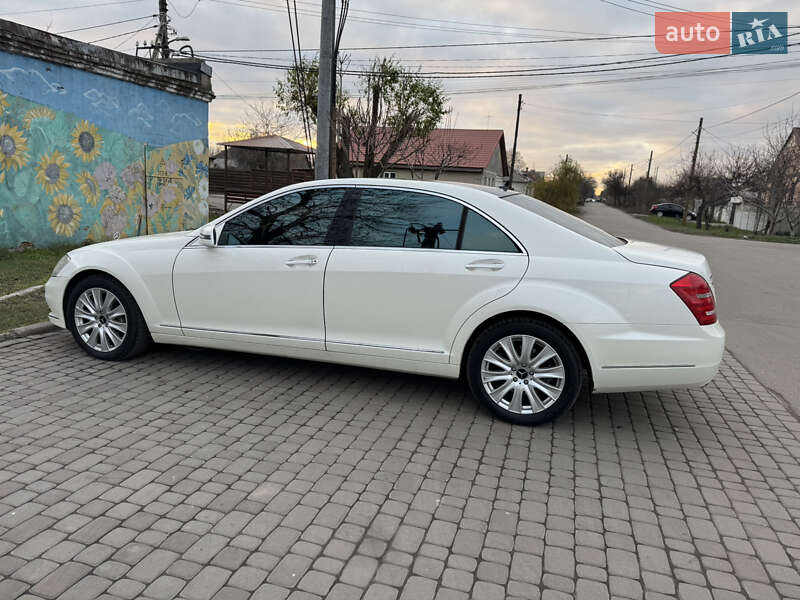 Седан Mercedes-Benz S-Class 2010 в Павлограді