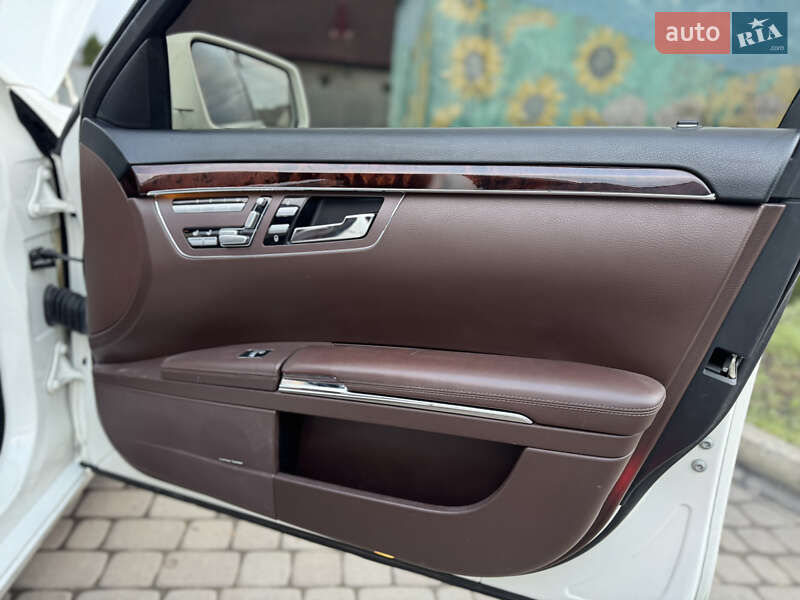 Седан Mercedes-Benz S-Class 2010 в Павлограді