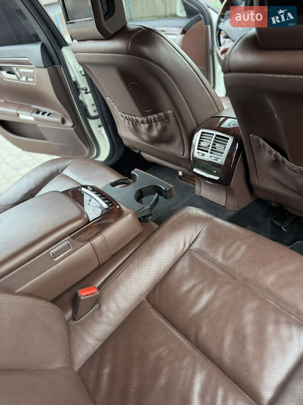 Седан Mercedes-Benz S-Class 2010 в Павлограді