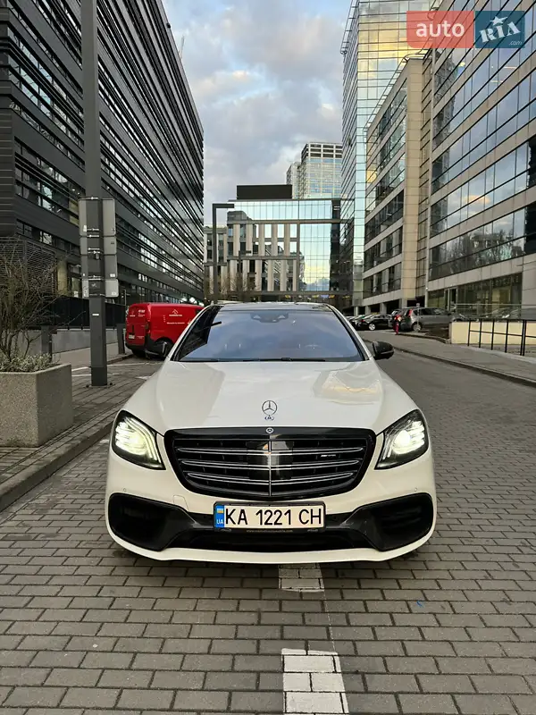 Mercedes-Benz S-Class