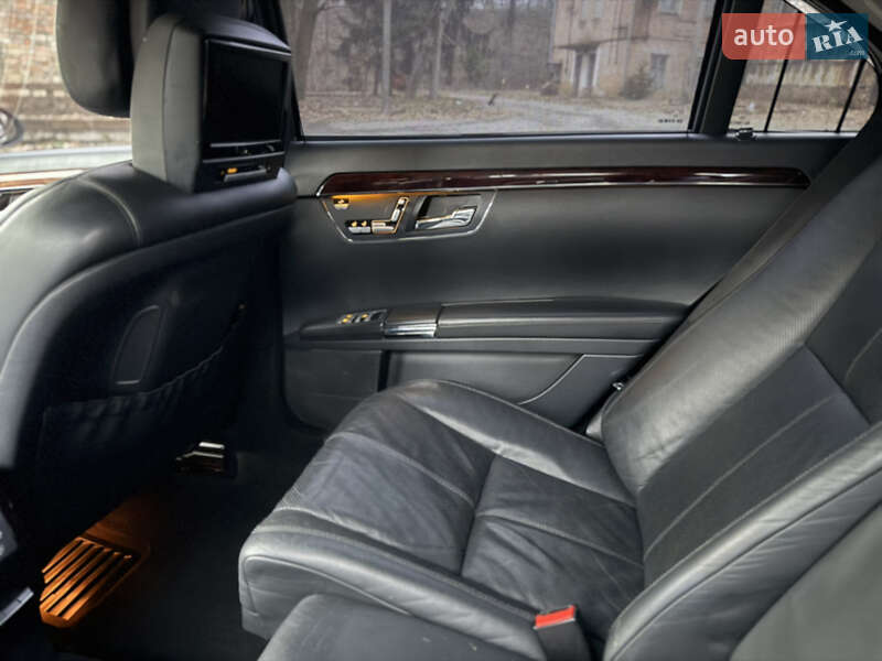 Седан Mercedes-Benz S-Class 2007 в Умані
