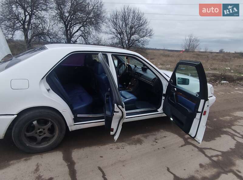 Седан Mercedes-Benz S-Class 1992 в Запорожье