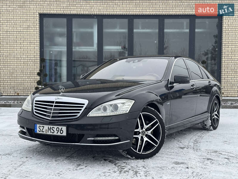 Седан Mercedes-Benz S-Class 2011 в Сарнах