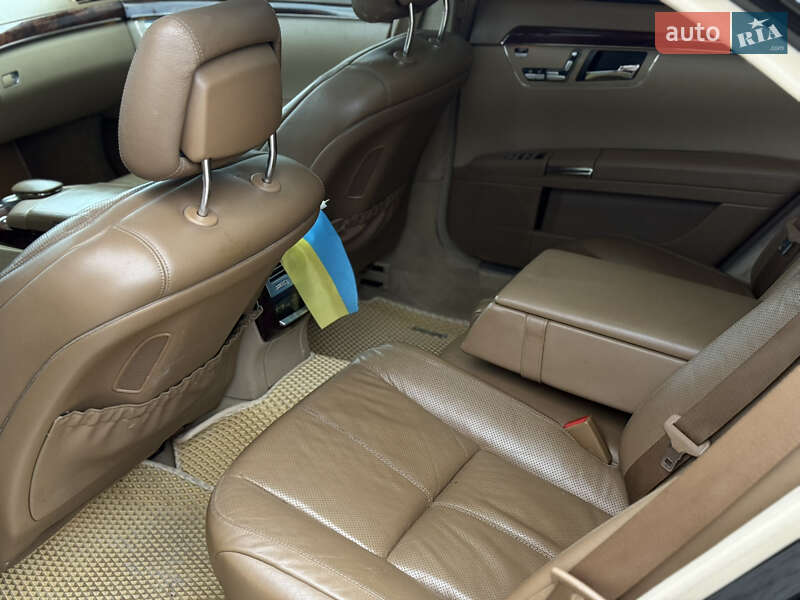 Седан Mercedes-Benz S-Class 2009 в Ужгороді
