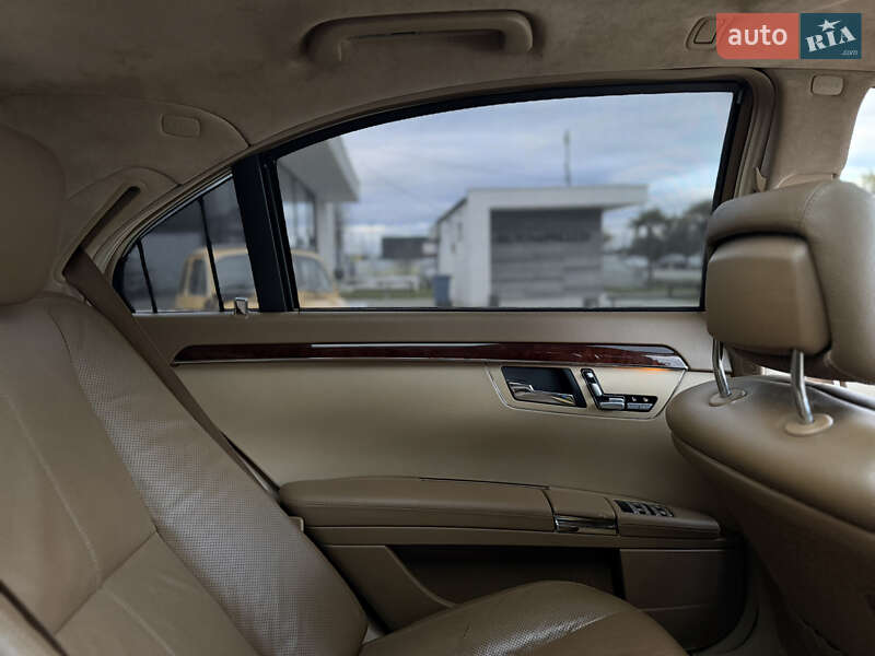 Седан Mercedes-Benz S-Class 2009 в Ужгороді