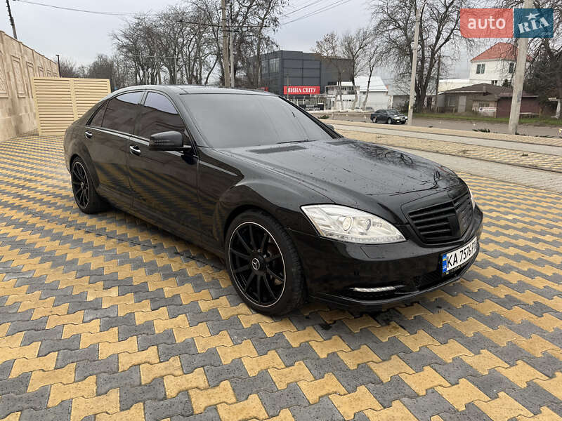 Седан Mercedes-Benz S-Class 2006 в Черноморске