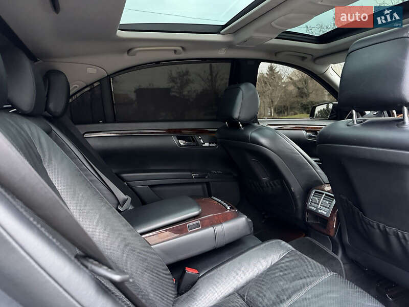 Седан Mercedes-Benz S-Class 2006 в Черноморске