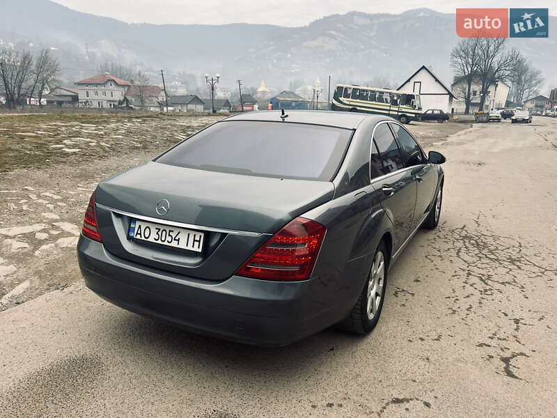 Седан Mercedes-Benz S-Class 2008 в Рахові