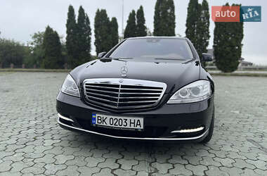 Седан Mercedes-Benz S-Class 2011 в Вараші