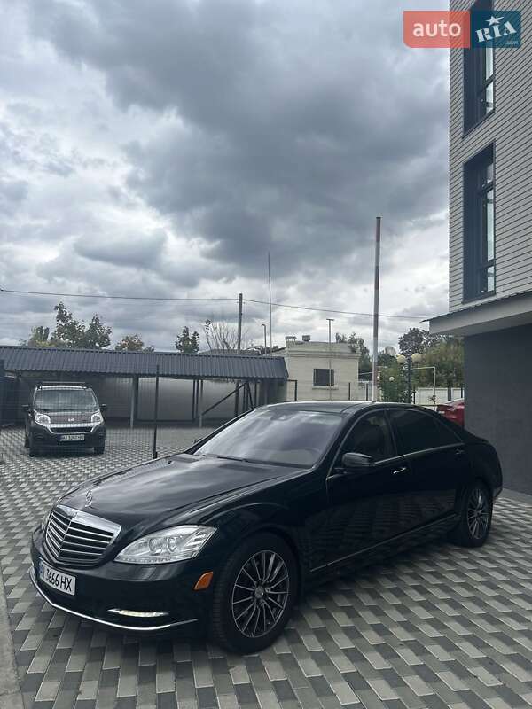 Mercedes-Benz S-Class 2011