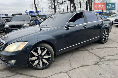 Седан Mercedes-Benz S-Class 2005 в Полтаві