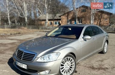 Седан Mercedes-Benz S-Class 2006 в Пирятине