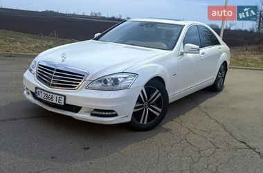 Седан Mercedes-Benz S-Class 2011 в Снятине