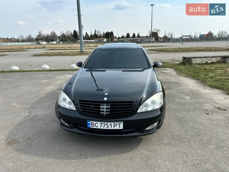 Mercedes-Benz S-Class