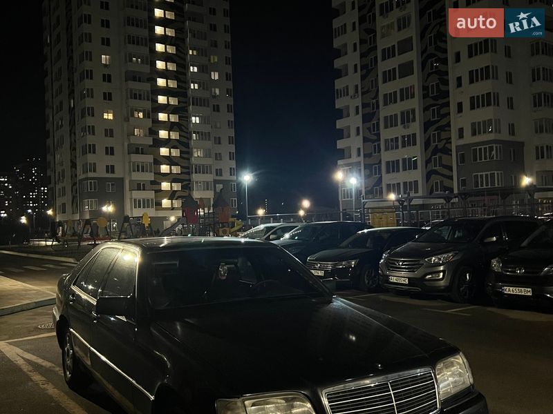 Mercedes-Benz S-Class 1993