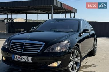 Седан Mercedes-Benz S-Class 2006 в Ужгороді