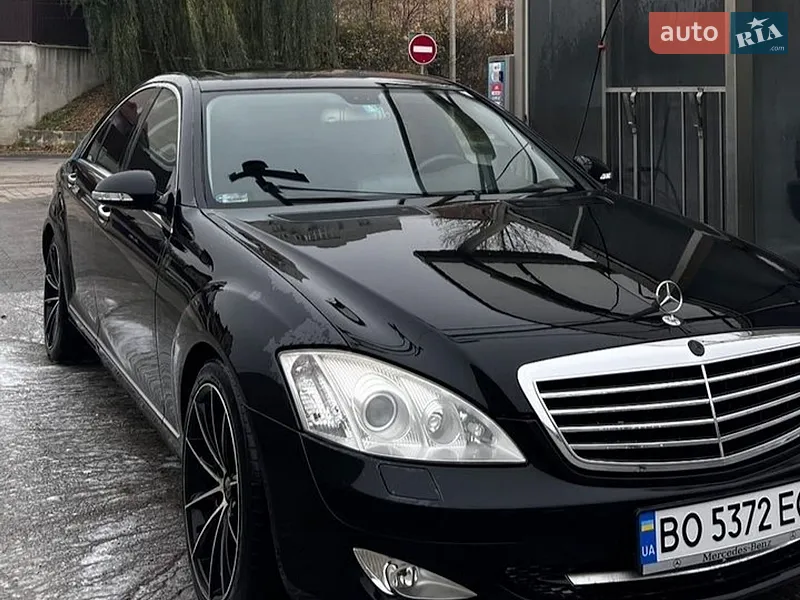 Mercedes-Benz S-Class