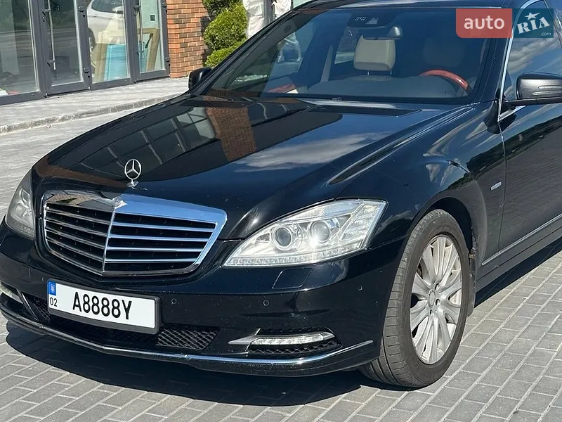 Mercedes-Benz S-Class 2012