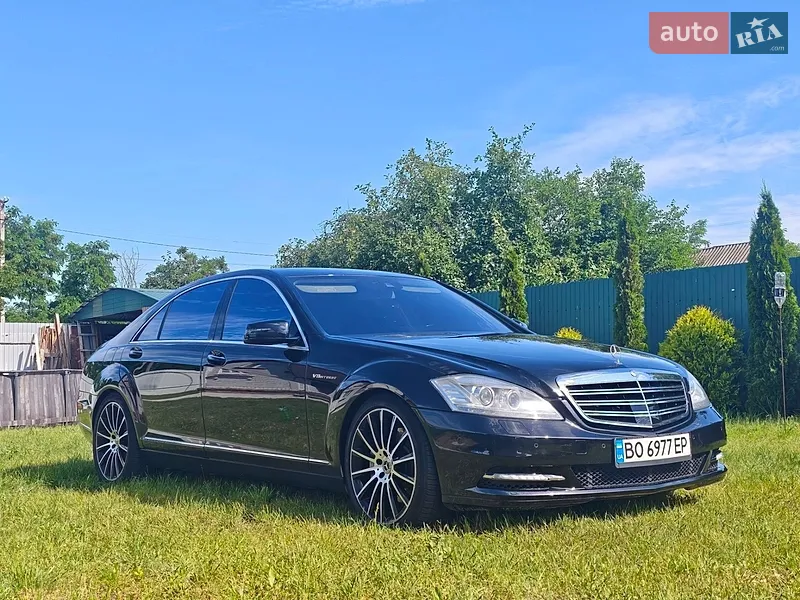 Mercedes-Benz S-Class 2011