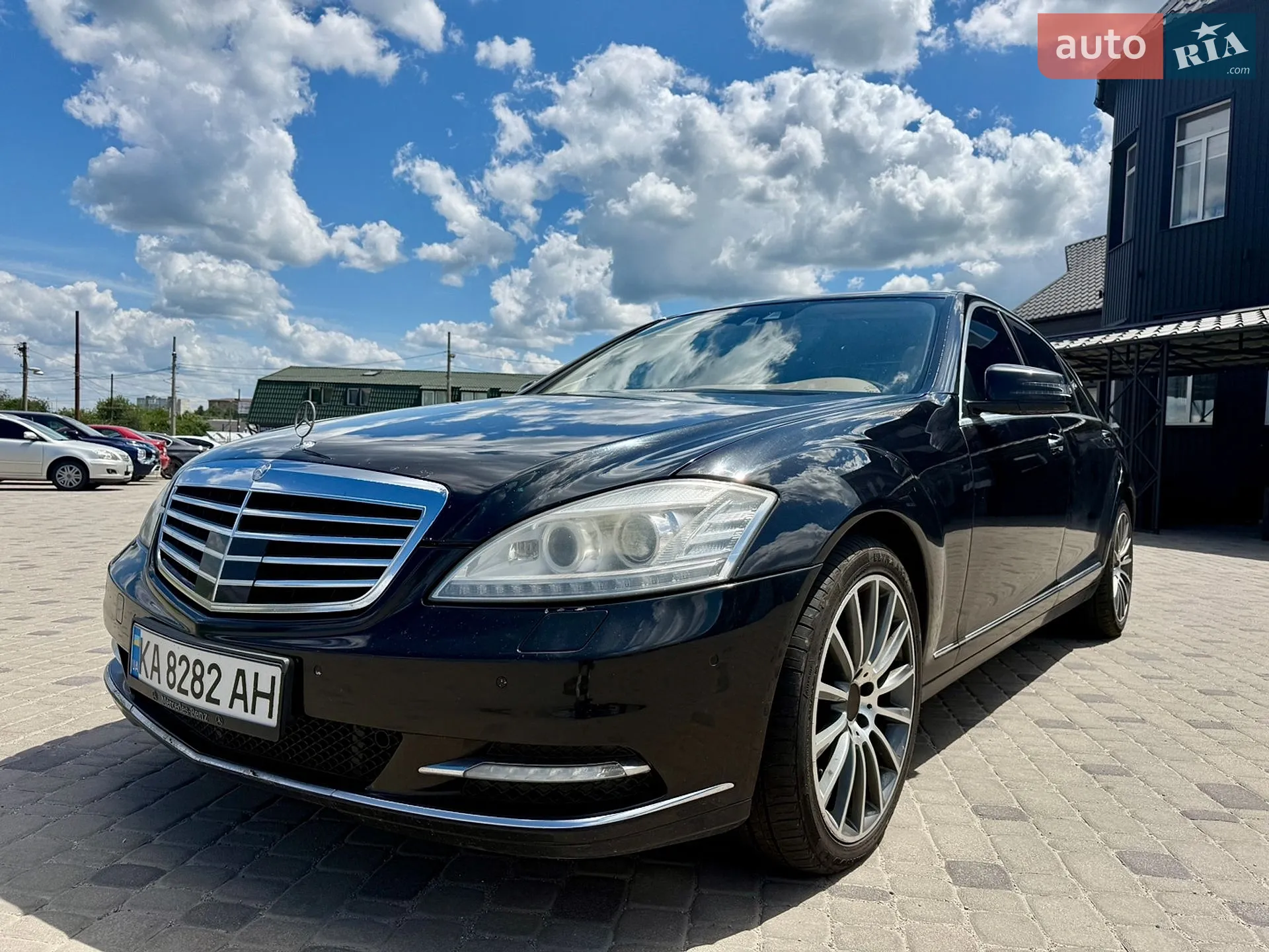 Mercedes-Benz S-Class 2011
