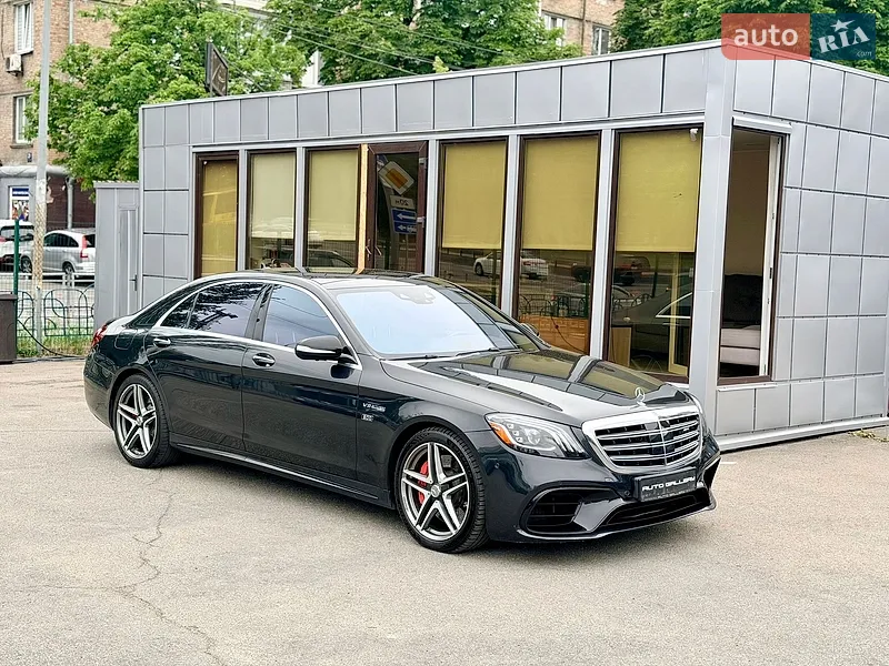 Mercedes-Benz S-Class