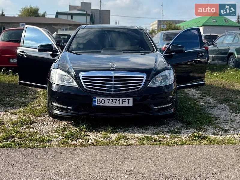 Mercedes-Benz S-Class