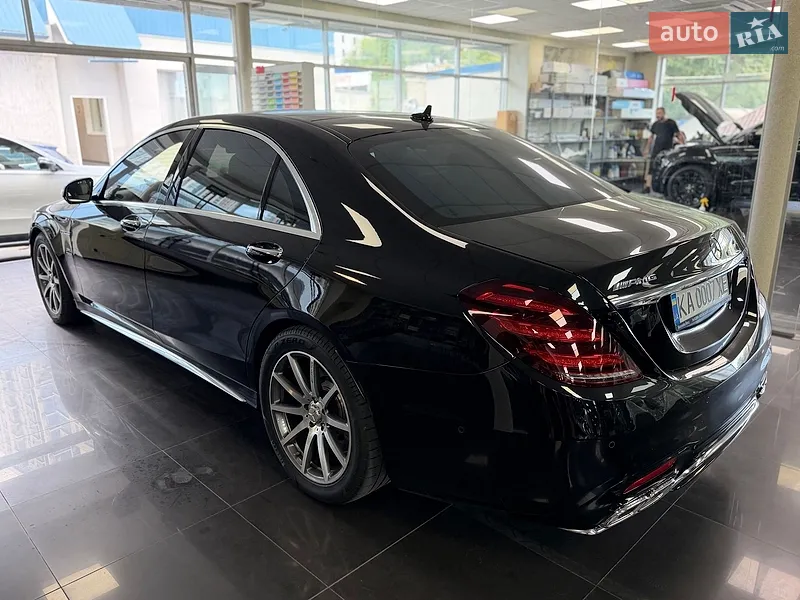 Mercedes-Benz S-Class