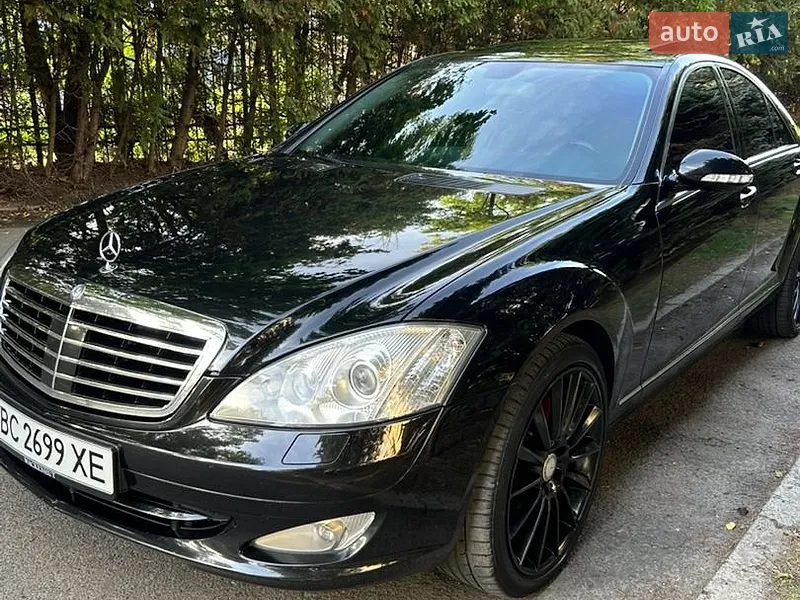 Mercedes-Benz S-Class