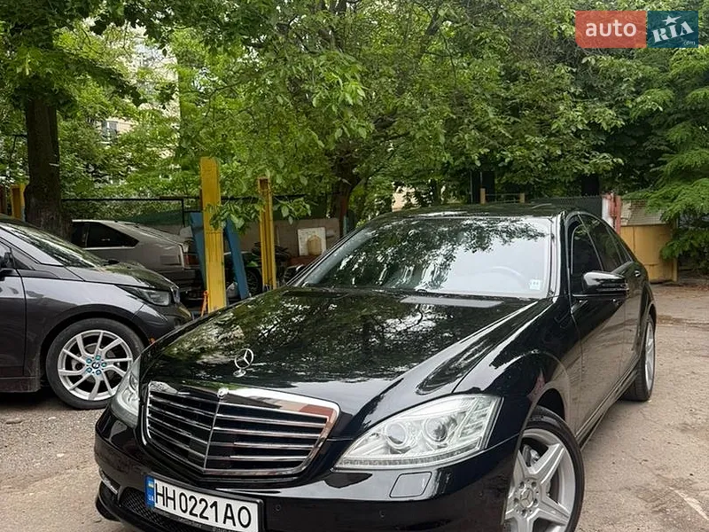 Mercedes-Benz S-Class 2012