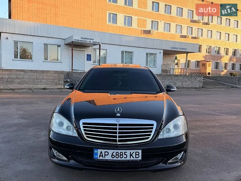 Mercedes-Benz S-Class