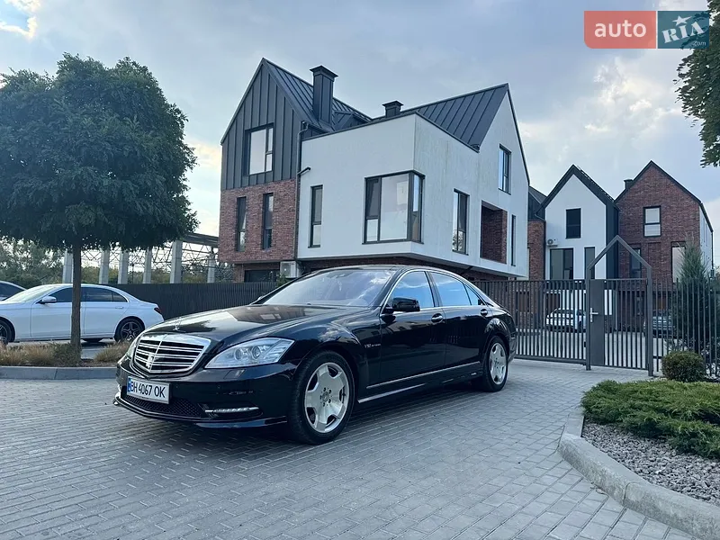 Mercedes-Benz S-Class