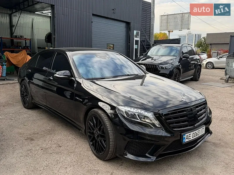 Mercedes-Benz S-Class