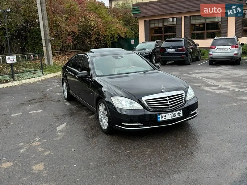 Mercedes-Benz S-Class