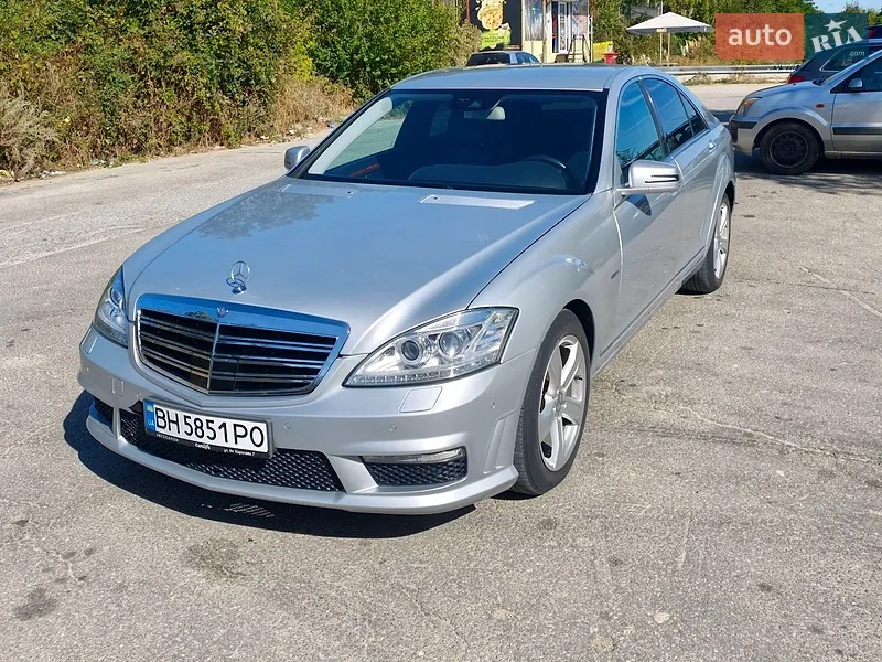 Mercedes-Benz S-Class