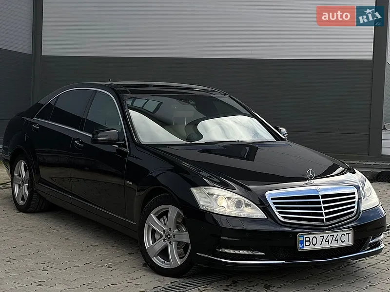 Mercedes-Benz S-Class