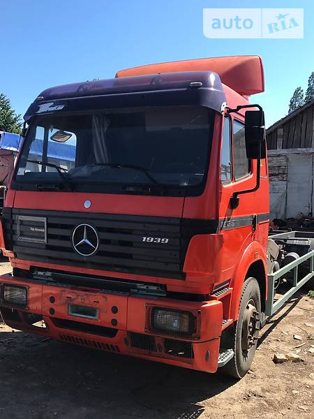 Шасси Mercedes-Benz SK-Series 1996 в Луцке