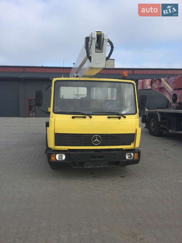 Mercedes-Benz SK-Series 1993