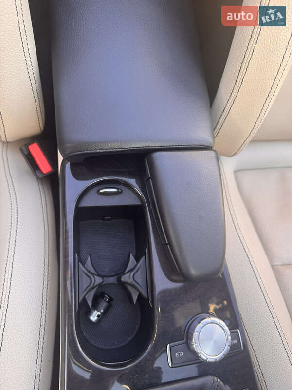 Родстер Mercedes-Benz SLK-Class 2015 в Киеве фото 19 Родстер Mercedes-Benz SLK-Class 2015 в Киеве