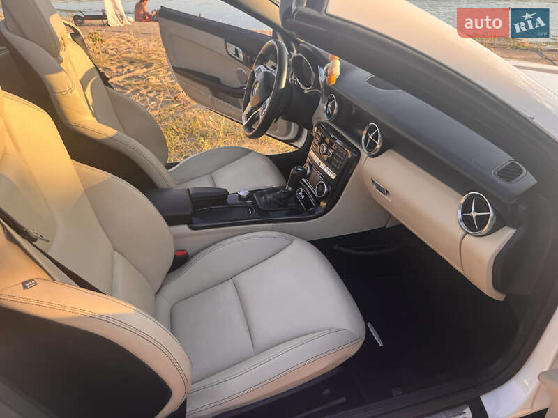 Родстер Mercedes-Benz SLK-Class 2015 в Киеве фото 15 Родстер Mercedes-Benz SLK-Class 2015 в Киеве