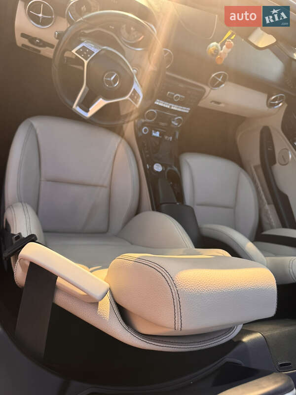 Родстер Mercedes-Benz SLK-Class 2015 в Киеве фото 24 Родстер Mercedes-Benz SLK-Class 2015 в Киеве