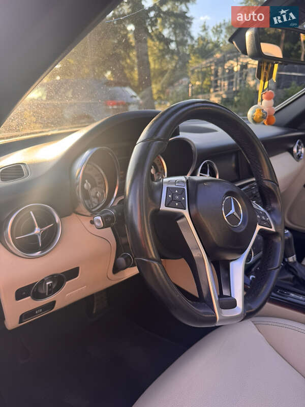 Родстер Mercedes-Benz SLK-Class 2015 в Киеве фото 30 Родстер Mercedes-Benz SLK-Class 2015 в Киеве