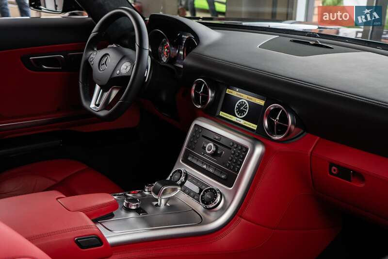 Купе Mercedes-Benz SLS AMG 2011 в Києві